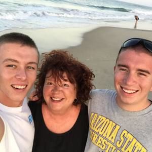 Meet your Posher, Debbie